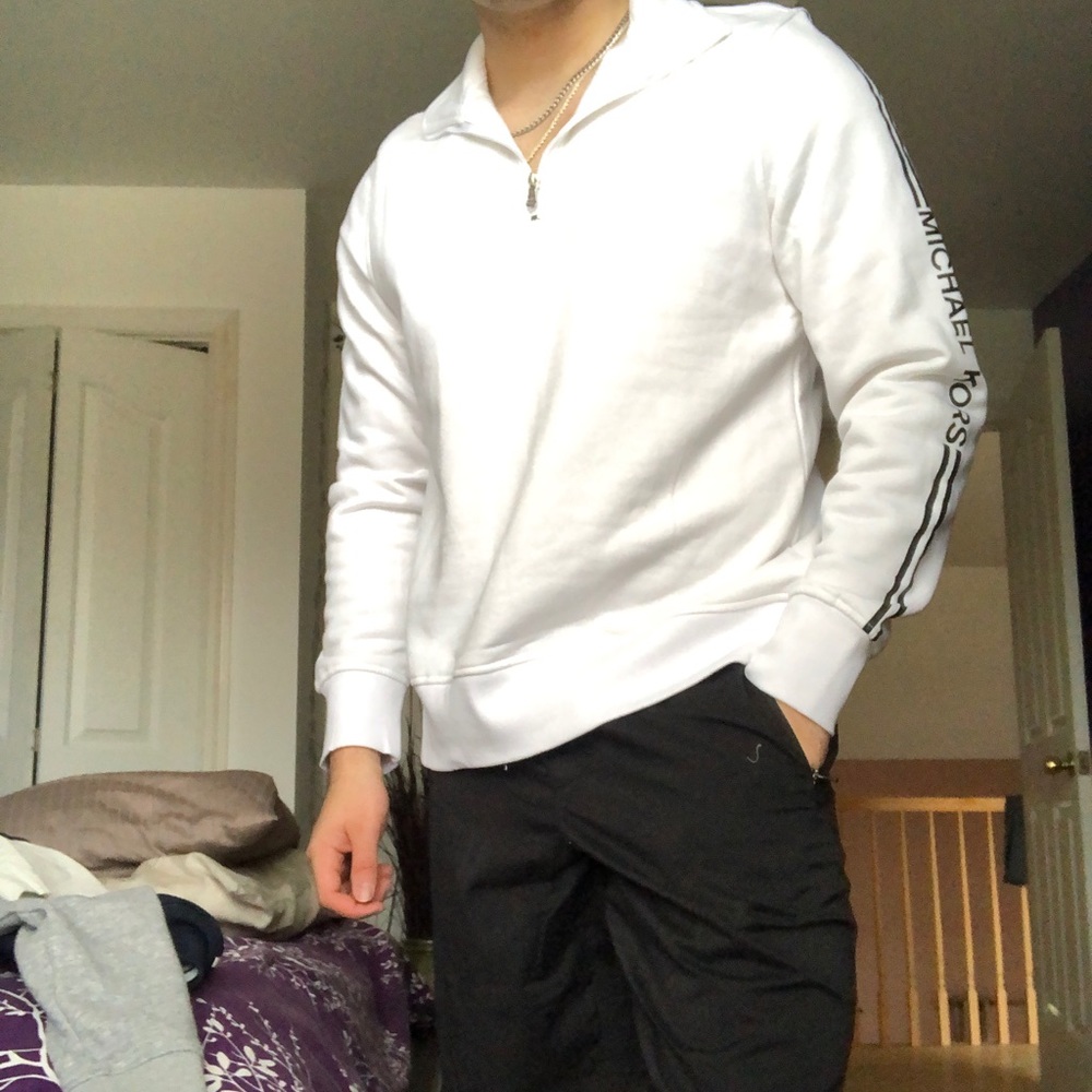 Michael kors sweatshirt.